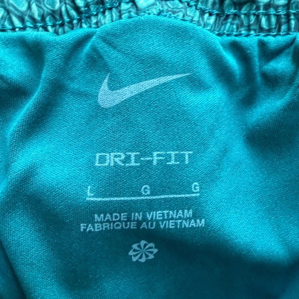 Nike Dri-FIT‎ Running Shorts Kids Large Teal Snakeskin Print FB1078-381